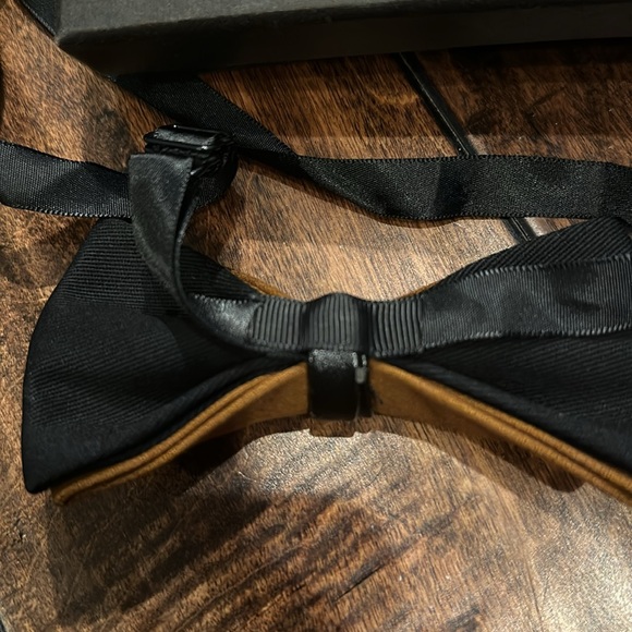 Brand new brown and black bow tie with silver detail - Picture 4 of 4